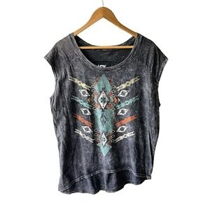 𝅺vox Populi Size L Gray Southwestern Aztec Angled Hem Stonewashed T Shirt